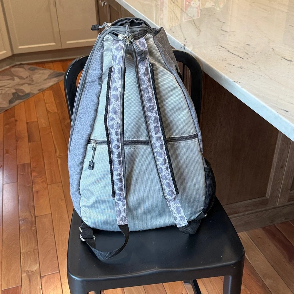 Tennis bag, backpack style.  Glove It brand. - Picture 2 of 4